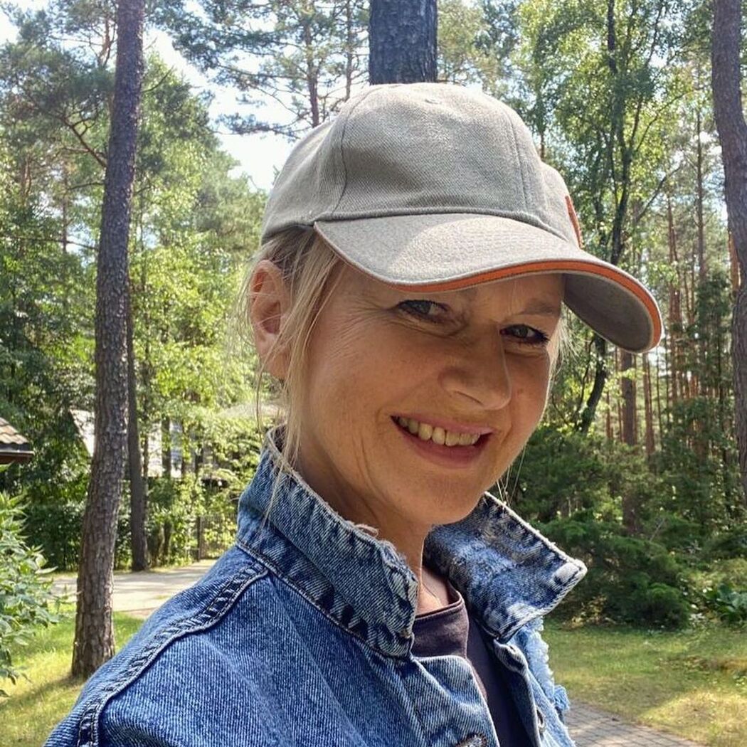 Blond Grażyny Torbickiej to ideał dla 60-latek. To zdjęcie pokaż fryzjerowi